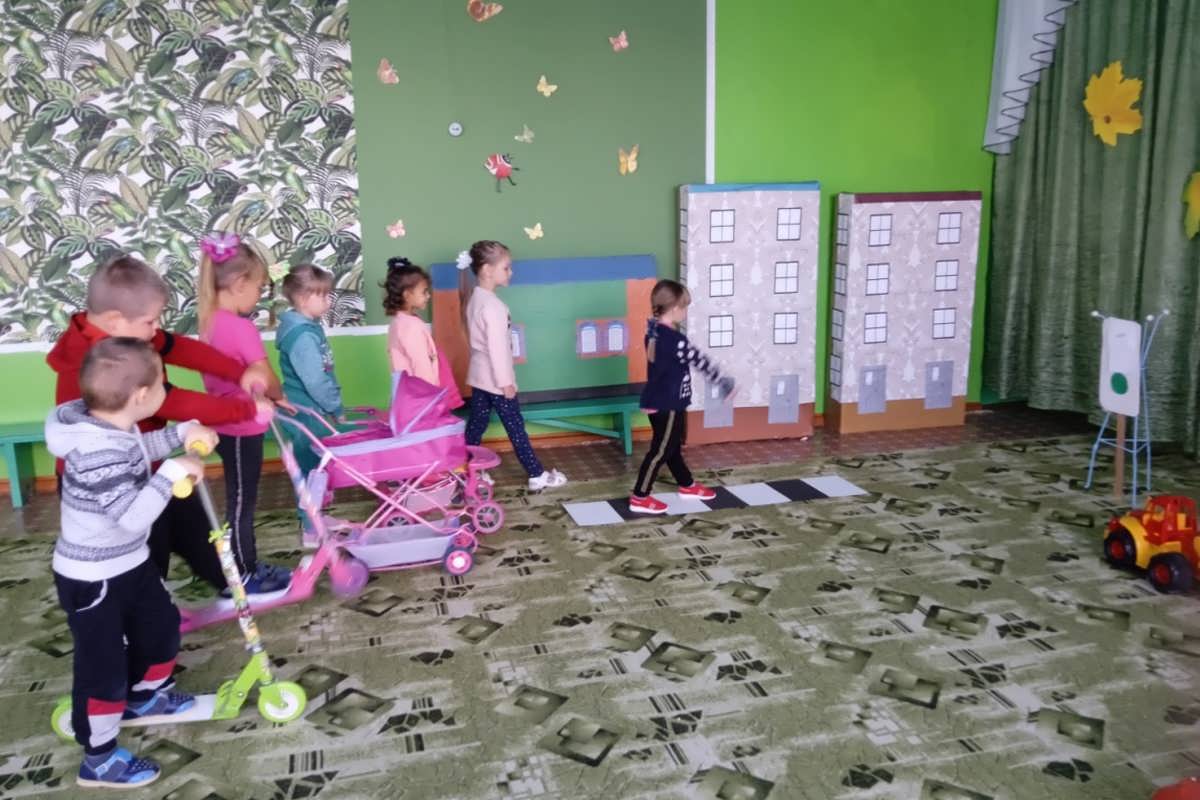 Сюжетно-ролевая игра "Мы по улице идем" в филиале МКДОУ детский сад "Березка" в с. Долганка